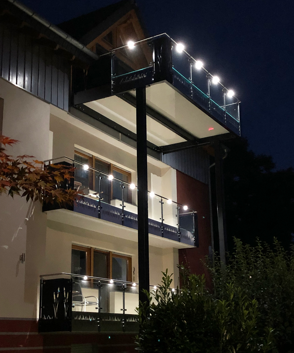 Balkonanlage Glas in Schwarz